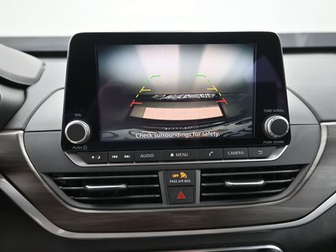 Used 2024 Nissan Altima 2.5 SV image 18