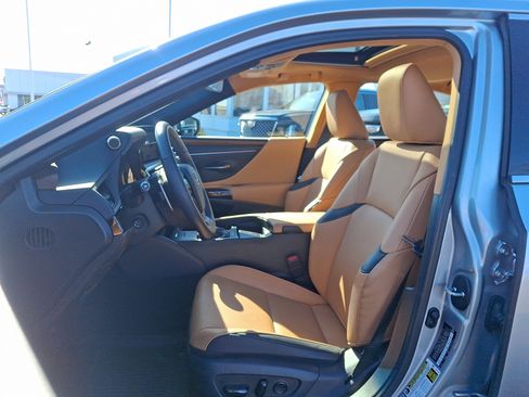 Used 2023 Lexus ES 250 w/ Premium Package image 14