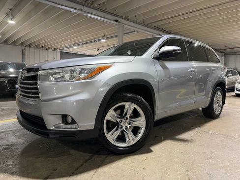Used 2015 Toyota Highlander Limited AWD/4WD image 2