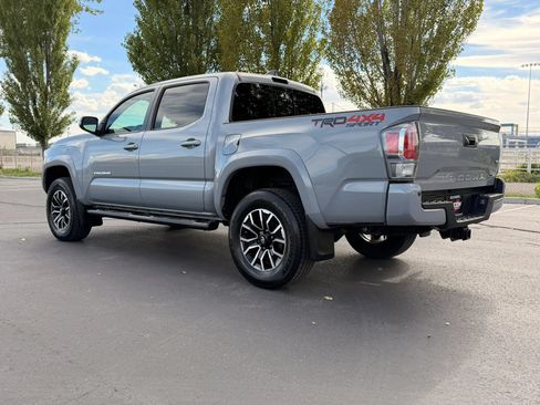Used 2020 Toyota Tacoma TRD Sport w/ Technology Package AWD/4WD image 8