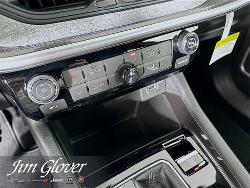 New 2026 Jeep Compass Latitude image 34