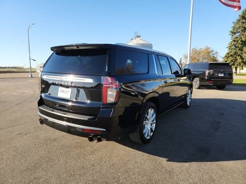 Used 2021 Chevrolet Suburban High Country image 5