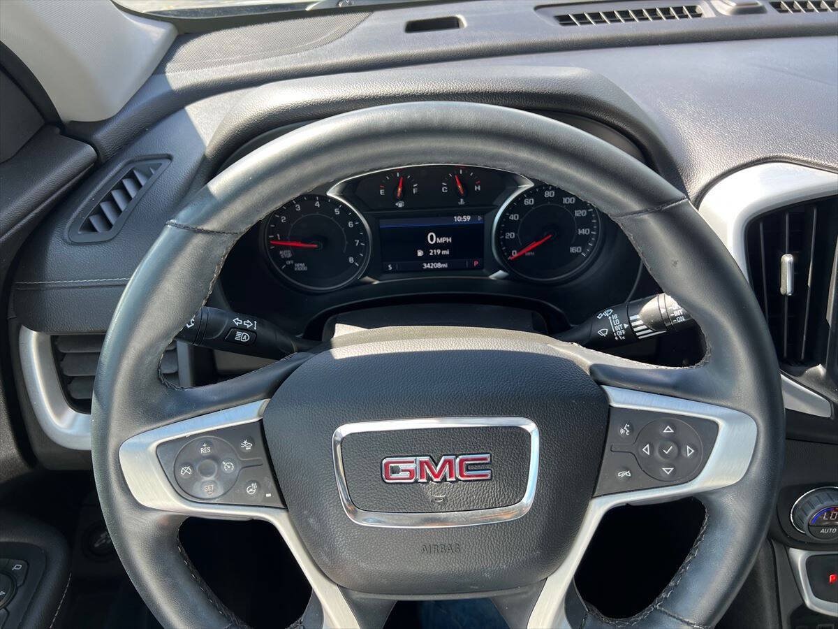 Used 2024 GMC Terrain SLT FWD image 11