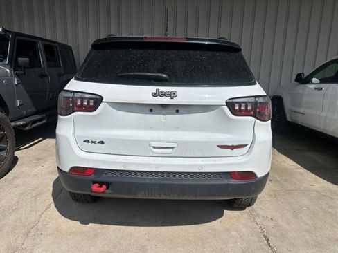 Used 2025 Jeep Compass Trailhawk AWD/4WD image 13