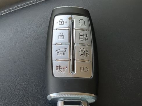 Used 2023 Genesis GV70 2.5T w/ Advanced Package image 29