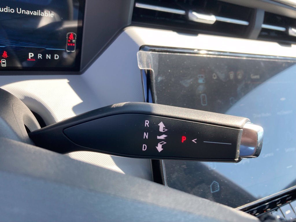 New 2027 Chevrolet Bolt LT w/ Comfort Package FWD image 17