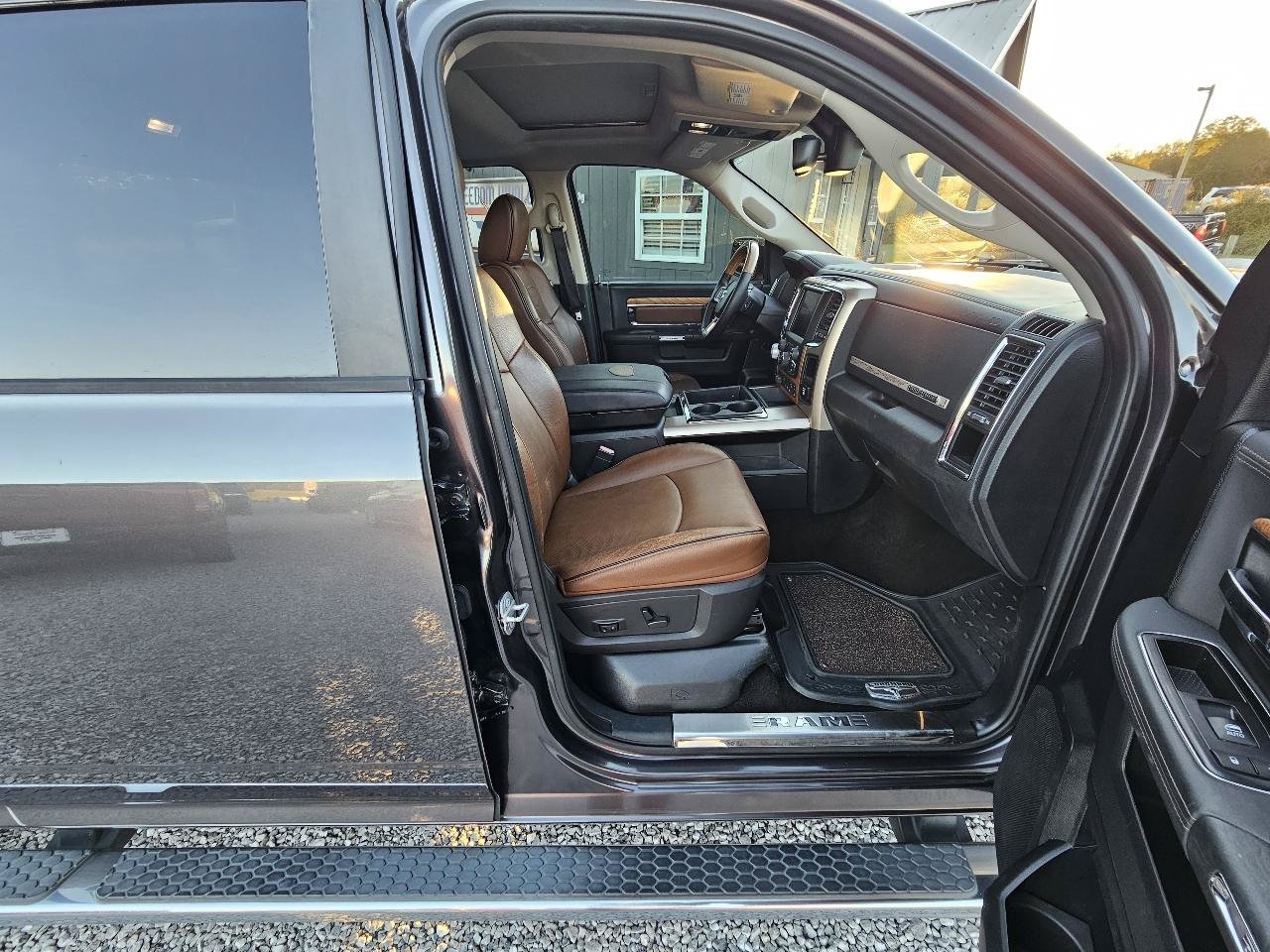 Used 2015 RAM 1500 Laramie Longhorn w/ Convenience Group AWD/4WD image 32