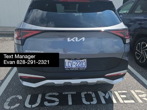 Used 2025 Kia Sportage EX FWD image 5