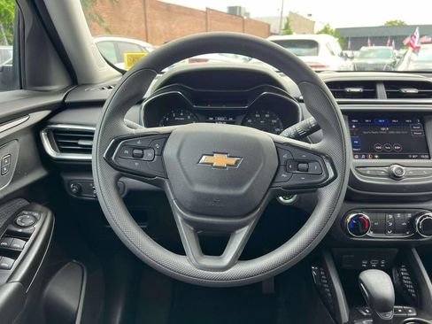 Used 2023 Chevrolet TrailBlazer LT FWD image 14