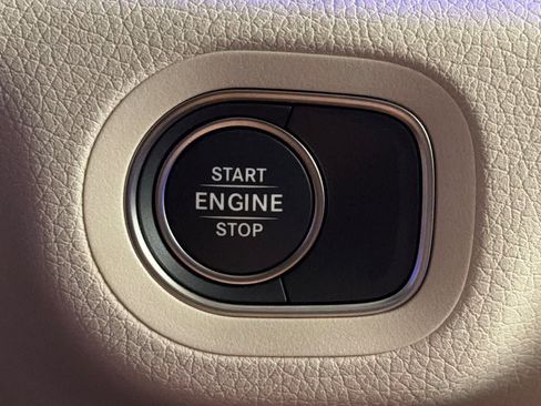 Used 2026 Mercedes-Benz GLE 450e 4MATIC image 23