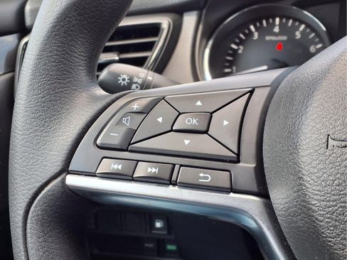 Used 2018 Nissan Rogue S FWD image 20