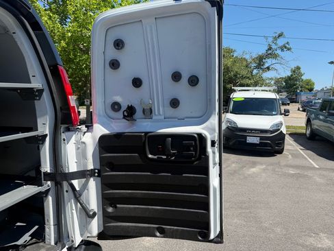 Used 2020 Chevrolet Express 2500 RWD image 23