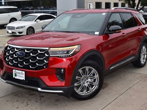 Certified 2025 Ford Explorer Platinum RWD image 41