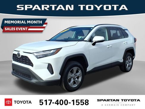 Used 2025 Toyota RAV4 XLE AWD/4WD image 1