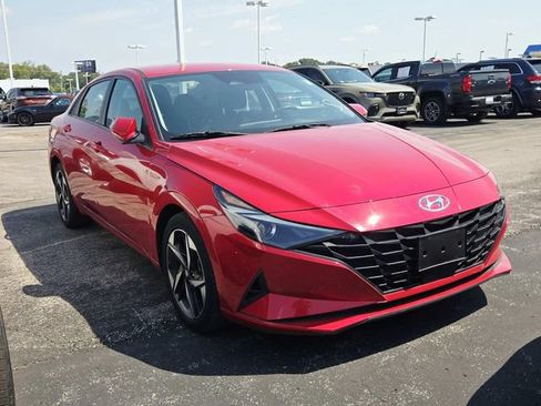 Used 2023 Hyundai Elantra SEL w/ Convenience Package FWD image 4