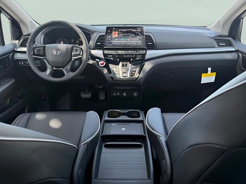 New 2026 Honda Odyssey Touring image 15