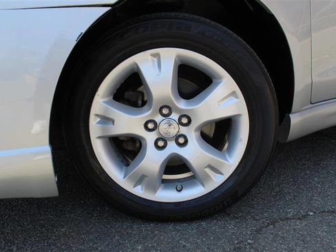 Used 2008 Toyota Matrix FWD image 9