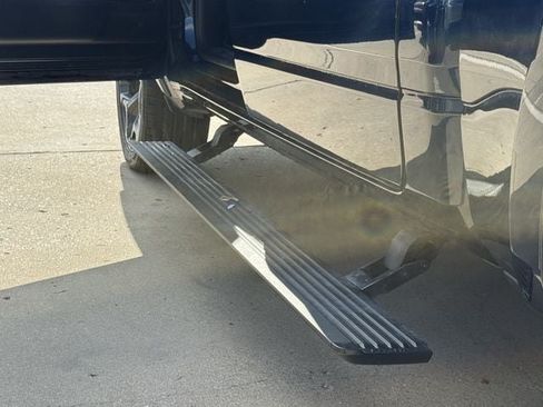 Used 2022 RAM 1500 Limited w/ Night Edition AWD/4WD image 10