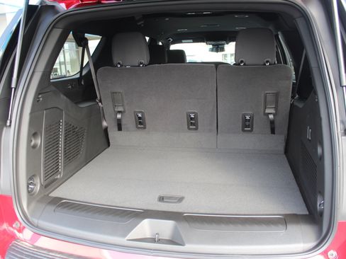 New 2026 Chevrolet Suburban LS image 18