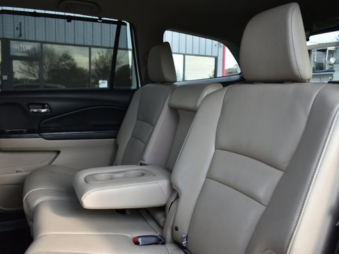 Used 2019 Honda Pilot Touring image 28