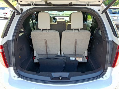 Used 2015 Ford Explorer XLT w/ Equipment Group 202A AWD/4WD image 27