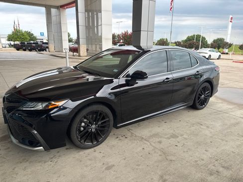 Used 2021 Toyota Camry XSE FWD image 1