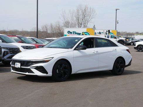 New 2026 Hyundai Elantra SEL Sport Premium FWD image 2