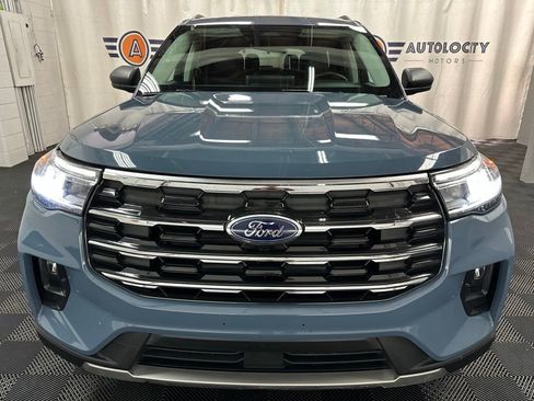 Used 2025 Ford Explorer Active w/ Active Comfort Package AWD/4WD image 3