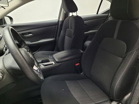 Used 2025 Nissan Sentra SV w/ Trunk Package FWD image 17