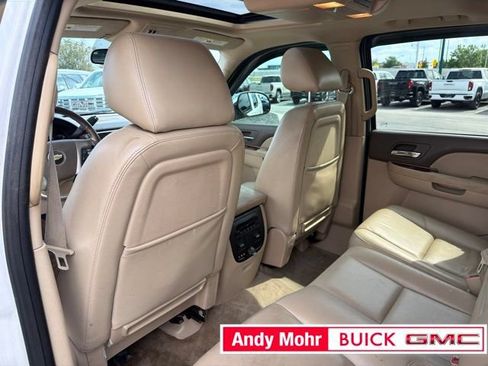 Used 2013 Chevrolet Avalanche LTZ RWD image 19
