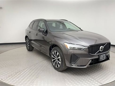 Certified 2025 Volvo XC60 B5 Plus image 8