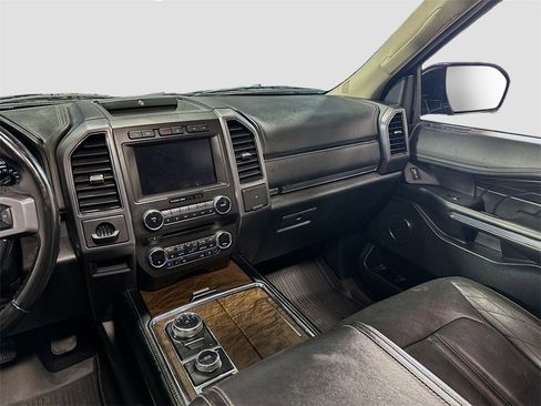 Used 2018 Ford Expedition Max Platinum image 26