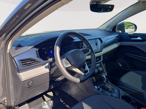 Certified 2023 Volkswagen Taos SE w/ Panoramic Sunroof Package AWD/4WD image 6
