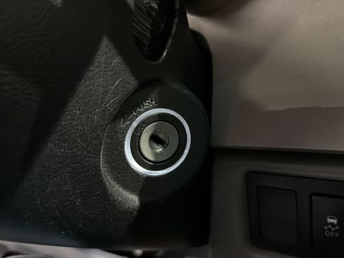 Used 2008 Toyota Tundra 4x4 CrewMax image 24