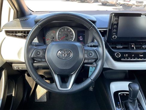 Used 2022 Toyota Corolla SE image 8