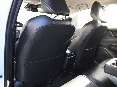 Certified 2024 Toyota Prius XLE image 21