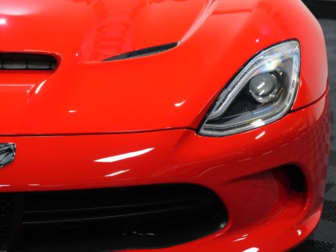 Used 2013 SRT Viper GTS w/ GTS Laguna Interior Pkg image 10