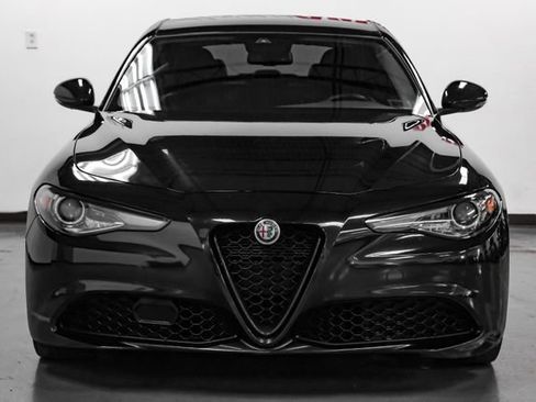 Used 2020 Alfa Romeo Giulia w/ Nero Edizione RWD image 5
