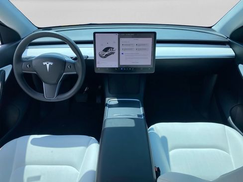 Used 2021 Tesla Model Y Long Range AWD/4WD image 14
