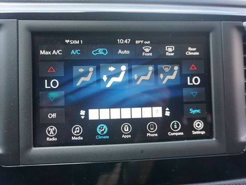 Used 2018 Chrysler Pacifica Touring Plus FWD image 10