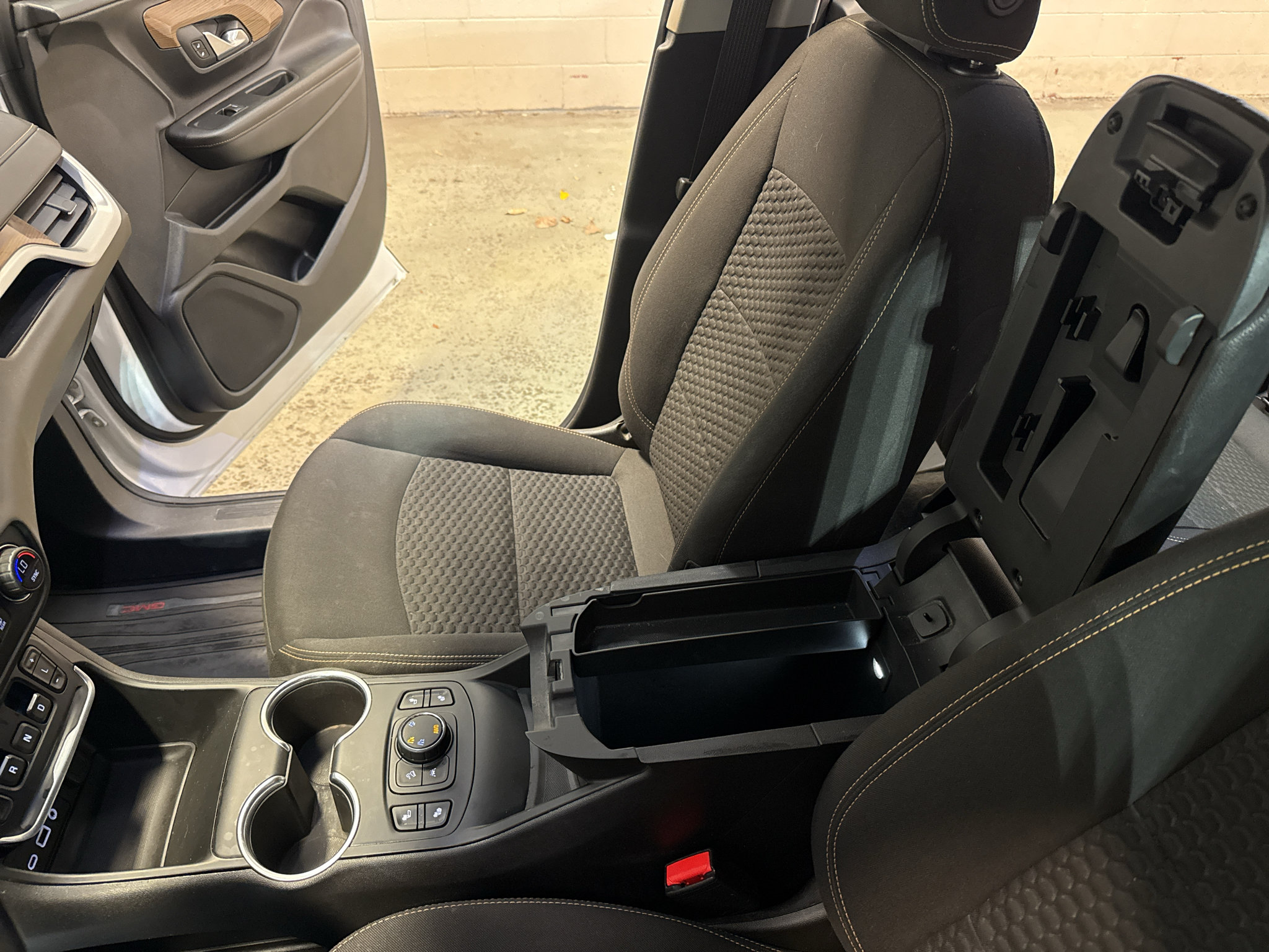 Used 2021 GMC Terrain SLE w/ Driver Convenience Package AWD/4WD image 21