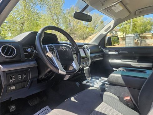 Used 2017 Toyota Tundra SR5 w/ SR5 Upgrade Package AWD/4WD image 10