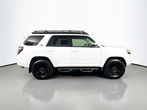 Used 2020 Toyota 4Runner SR5 AWD/4WD image 7