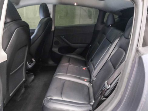 Used 2023 Tesla Model Y 2WD image 21
