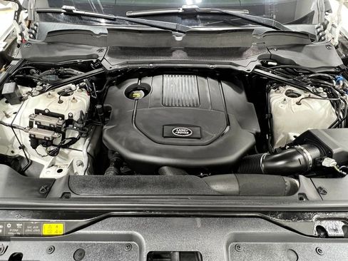 Used 2017 Land Rover Discovery HSE AWD/4WD image 31