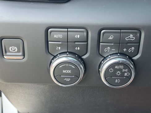 New 2026 GMC Sierra 2500 Denali Ultimate AWD/4WD image 18
