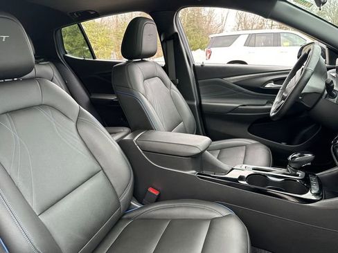 Used 2025 Buick Envista Sport Touring w/ Convenience I Package image 18