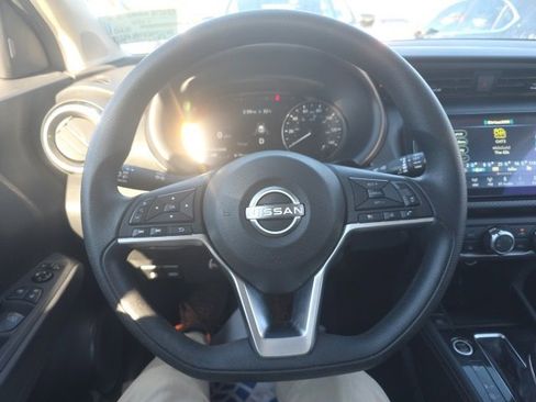 Used 2024 Nissan Kicks SV image 12