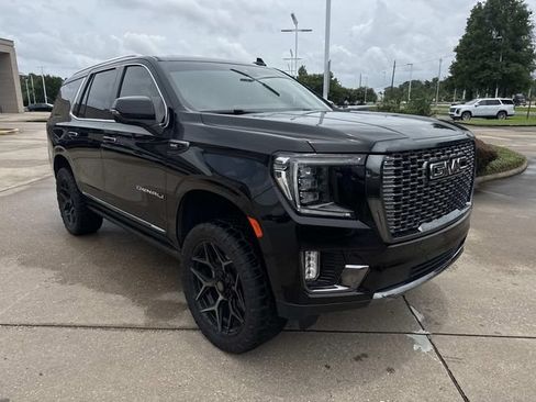 Used 2024 GMC Yukon Denali Ultimate w/ LPO, Floor Liner Package AWD/4WD image 3