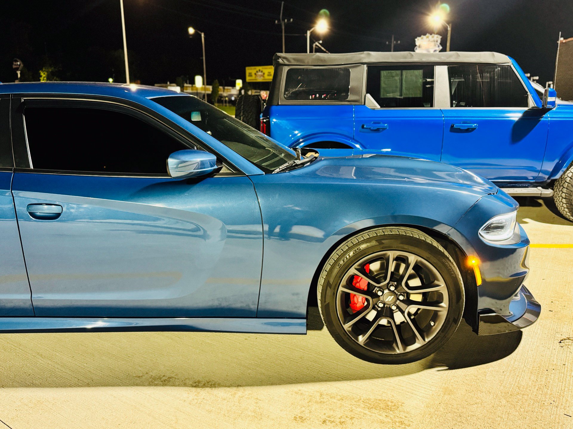 Used 2022 Dodge Charger Scat Pack w/ Harman/Kardon Audio Group RWD image 2